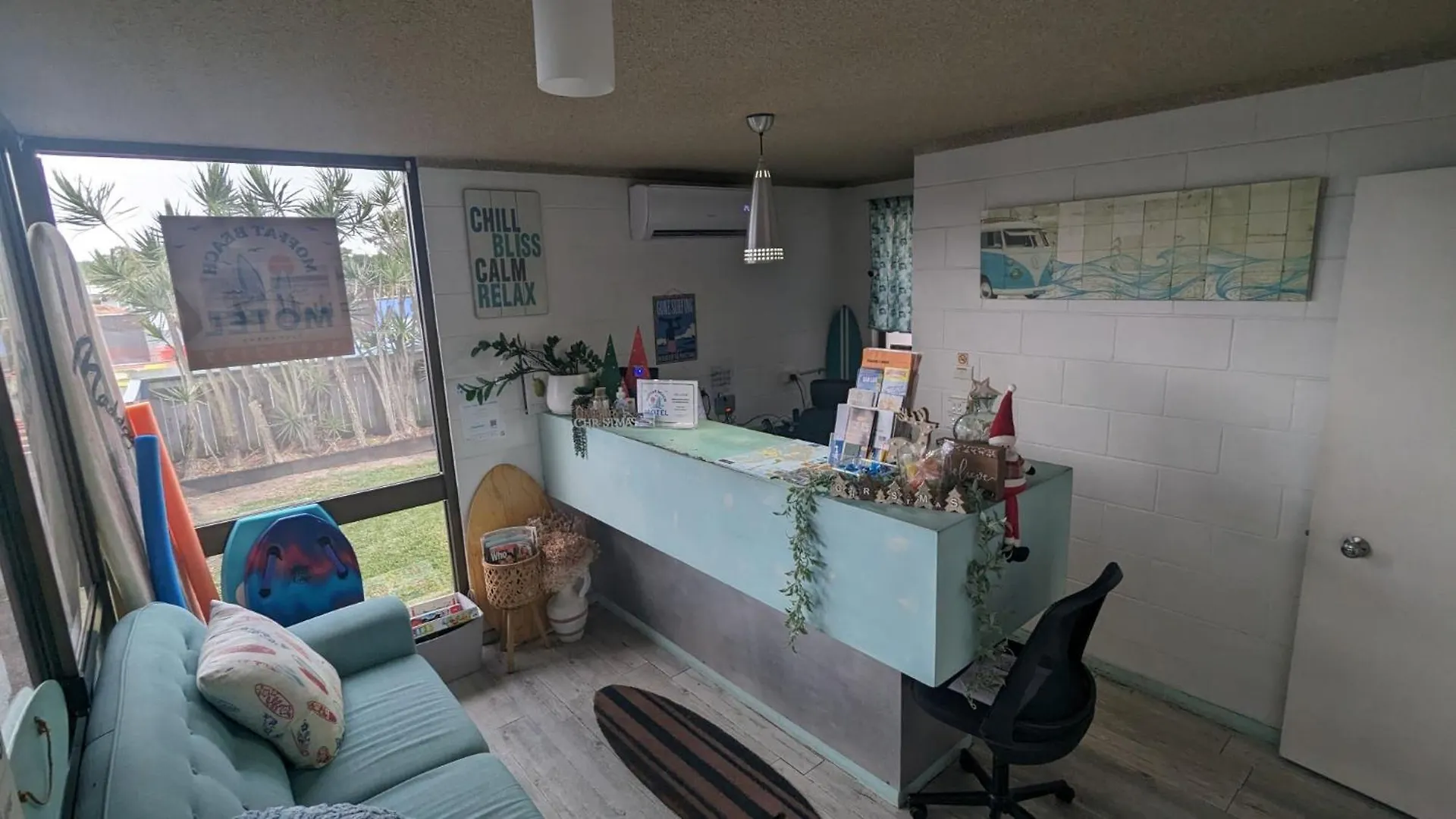 Moffat Beach Motel קלונדרה
